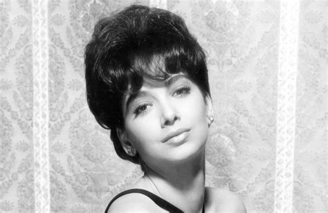 Suzanne pleshette nude - Jan 19, 2008 · Suzanne Pleshette (January 31, 1937 – January 19, 2008) was an American actress and voice actress. After beginning her career in the theatre, she began appearing in films in the late 1950s, and later appeared in prominent films such as Rome Adventure (1962) and Alfred Hitchcock's The Birds (1963). She later appeared in various television ... 